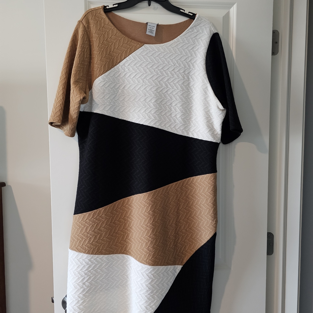 Monroe & Main Geometric Midi Dress in Black, White, and Tan